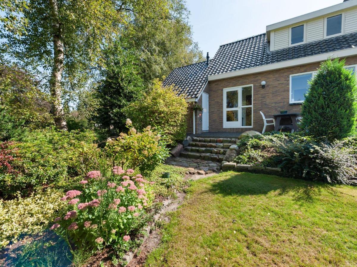 Cozy Vacation Home With A Private Garden Mantinge Bilik gambar